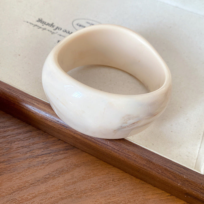 19# Bracelet-White-Irregular