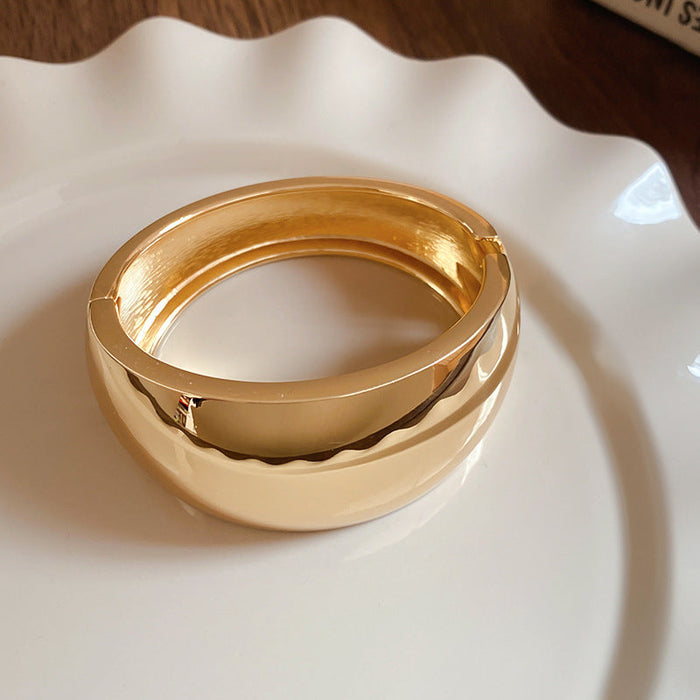 38# Bracelet-Golden-Glossy