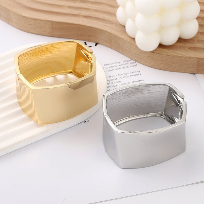 Alloy Punk Fashionable Golden Geometric Personality Bracelets