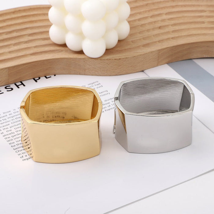 Alloy Punk Fashionable Golden Geometric Personality Bracelets