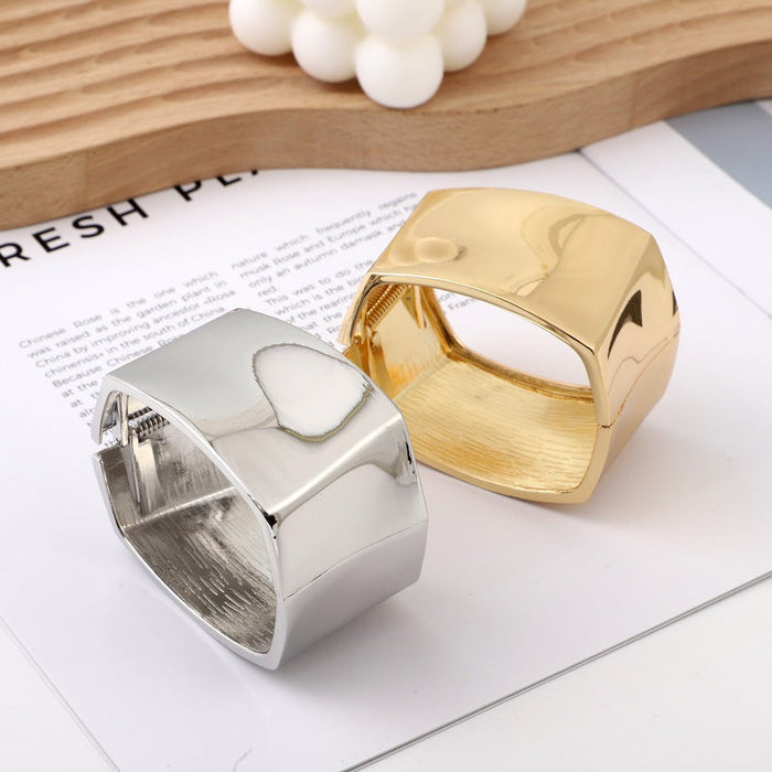 Alloy Punk Fashionable Golden Geometric Personality Bracelets