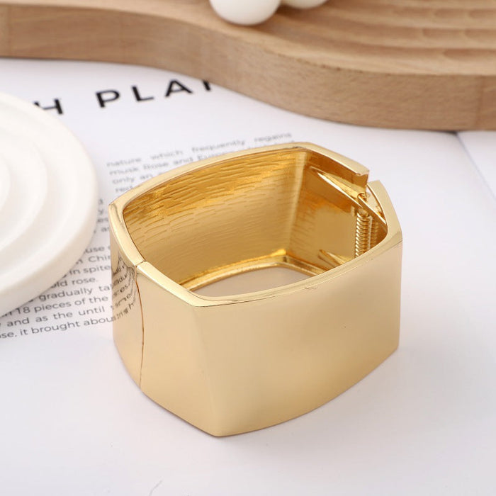 Alloy Punk Fashionable Golden Geometric Personality Bracelets