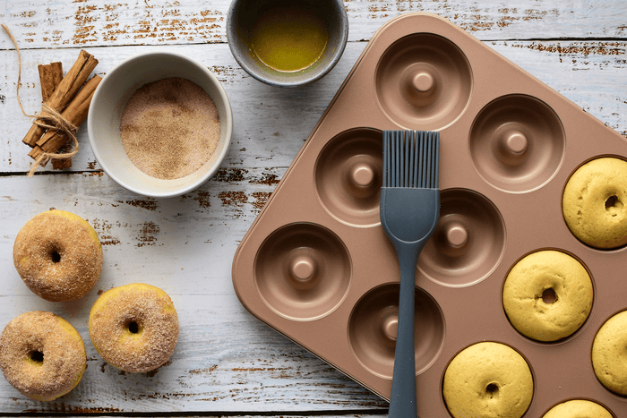 TheMix Shop Rose Gold Rose Gold Doughnut Tray – 12-Hole Donut Pan