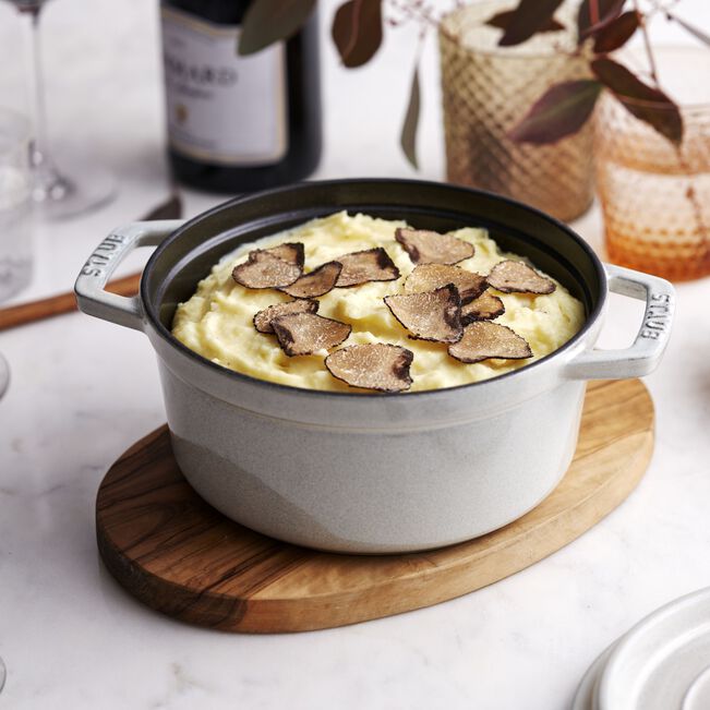 STAUB Cast Iron Round Cocotte  3.7 L - White